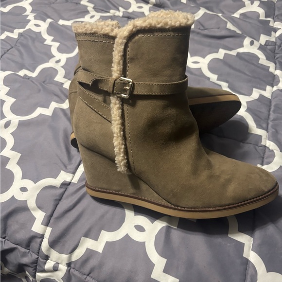 Women's Tan Wedge Boots - Picture 1 of 1